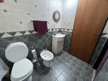 Venta casa 3 dormitorios en Barrio Arroyito