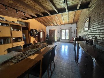 Venta casa 3 dormitorios en Barrio Arroyito