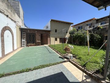Venta casa 3 dormitorios en Barrio Arroyito