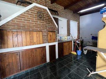 Venta casa 3 dormitorios en Barrio Arroyito