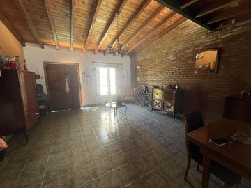 Venta casa 3 dormitorios en Barrio Arroyito