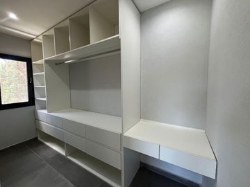 CASA EN VENTA CON RENTA - HARAS SANTA MARIA OPORTUNIDAD