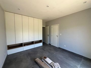CASA EN VENTA CON RENTA - HARAS SANTA MARIA OPORTUNIDAD
