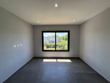 CASA EN VENTA CON RENTA - HARAS SANTA MARIA OPORTUNIDAD