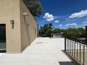 CASA EN VENTA CON RENTA - HARAS SANTA MARIA OPORTUNIDAD