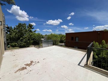 CASA EN VENTA CON RENTA - HARAS SANTA MARIA OPORTUNIDAD