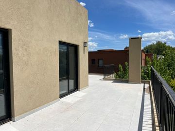 CASA EN VENTA CON RENTA - HARAS SANTA MARIA OPORTUNIDAD