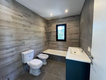 CASA EN VENTA CON RENTA - HARAS SANTA MARIA OPORTUNIDAD