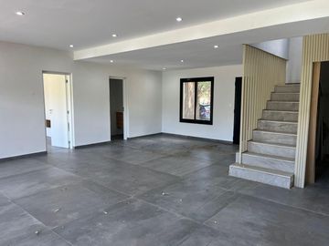 CASA EN VENTA CON RENTA - HARAS SANTA MARIA OPORTUNIDAD