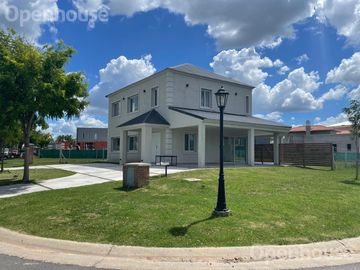 VENTA EXCELENTE CASA DE 6 AMBIENTES EN SAN PABLO!