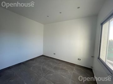 VENTA EXCELENTE CASA DE 6 AMBIENTES EN SAN PABLO!