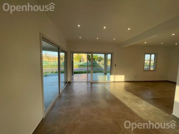 VENTA EXCELENTE CASA DE 6 AMBIENTES EN SAN PABLO!