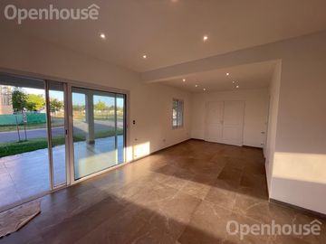 VENTA EXCELENTE CASA DE 6 AMBIENTES EN SAN PABLO!
