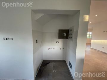 VENTA EXCELENTE CASA DE 6 AMBIENTES EN SAN PABLO!