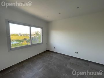 VENTA EXCELENTE CASA DE 6 AMBIENTES EN SAN PABLO!