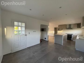 VENTA EXCELENTE CASA DE 6 AMBIENTES EN SAN PABLO!