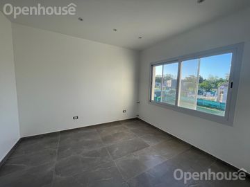 VENTA EXCELENTE CASA DE 6 AMBIENTES EN SAN PABLO!