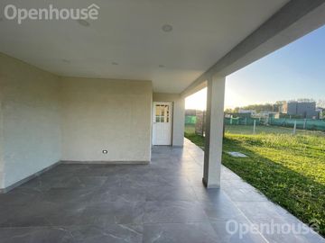 VENTA EXCELENTE CASA DE 6 AMBIENTES EN SAN PABLO!