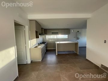 VENTA EXCELENTE CASA DE 6 AMBIENTES EN SAN PABLO!