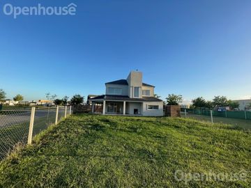 VENTA EXCELENTE CASA DE 6 AMBIENTES EN SAN PABLO!