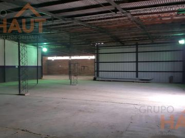 Venta de Galpón + oficina en Fernandez Oro