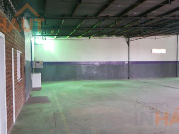 Venta de Galpón + oficina en Fernandez Oro