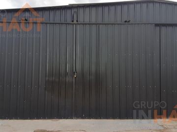 Venta de Galpón + oficina en Fernandez Oro