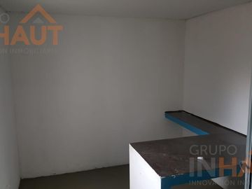 Venta de Galpón + oficina en Fernandez Oro