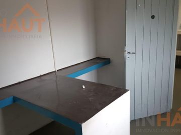 Venta de Galpón + oficina en Fernandez Oro