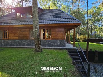 Casa en Venta en Cariló  Cabaña de Madera en Venta