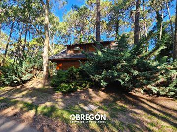 Casa en Venta en Cariló  Cabaña de Madera en Venta