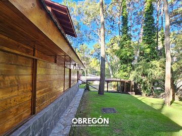 Casa en Venta en Cariló  Cabaña de Madera en Venta