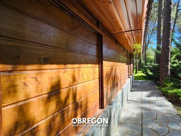 Casa en Venta en Cariló  Cabaña de Madera en Venta