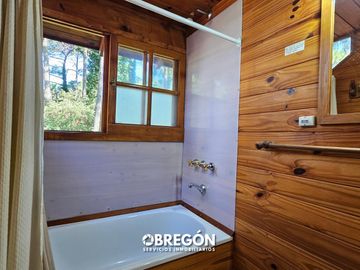 Casa en Venta en Cariló  Cabaña de Madera en Venta