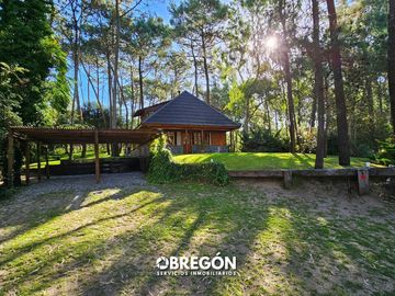 Casa en Venta en Cariló  Cabaña de Madera en Venta