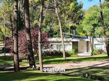 Casa en Venta en Cariló  Cabaña de Madera en Venta