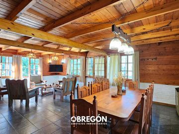 Casa en Venta en Cariló  Cabaña de Madera en Venta
