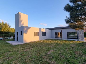 VENTA, CASA, COSTA ESMERALDA, SENDEROS III, LOTE AL 300