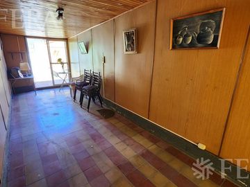 Venta de Casa 3 ambientes con jardín, cochera y patio con quincho en Wilde