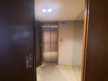 Venta piso categoria Av. Lugones metros plaza españa balcon sum amenities cochera