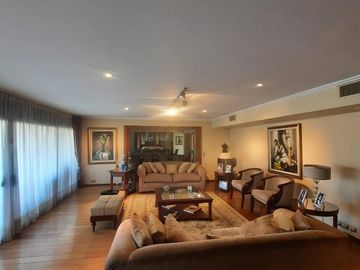 Venta piso categoria Av. Lugones metros plaza españa balcon sum amenities cochera