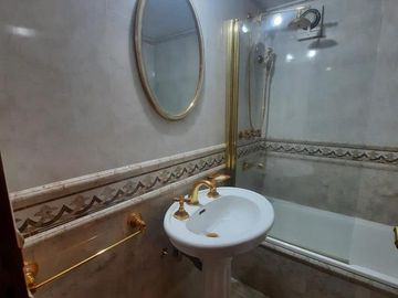 Venta piso categoria Av. Lugones metros plaza españa balcon sum amenities cochera