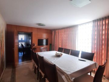 Venta piso categoria Av. Lugones metros plaza españa balcon sum amenities cochera