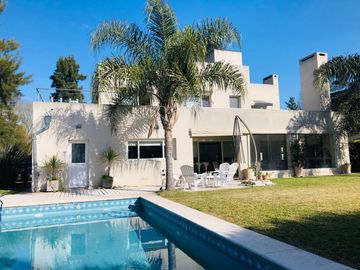 Magnífica casa en Campos de Alvarez Moreno