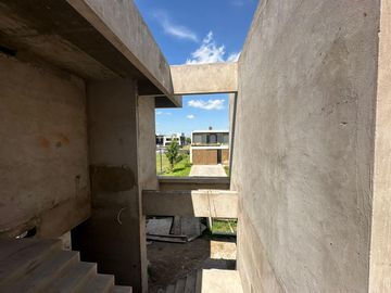 VENTA- CASA- 7 AMBEINTES -YACHT -  NORDELTA - A ESTRENAR - CATEGORIA - FINANCIACIÓN