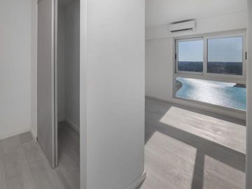 Departamento 3 ambientes en venta en Remeros Beach c/vista laguna