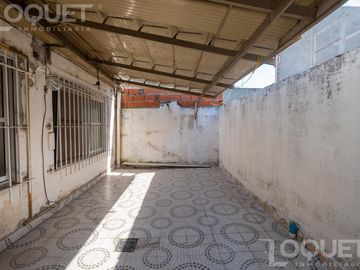 Casa interna de 2 dorm. en  Salvador del Carril a metros de Gral Paz.