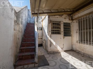 Casa interna de 2 dorm. en  Salvador del Carril a metros de Gral Paz.