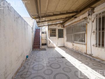 Casa interna de 2 dorm. en  Salvador del Carril a metros de Gral Paz.