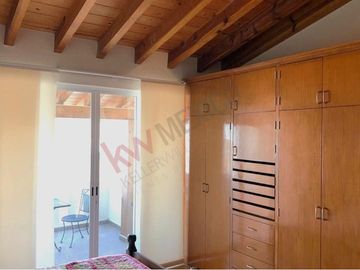 Venta Casa de 4 niveles en colonia Balcones Coloniales con jardín y roof garden
